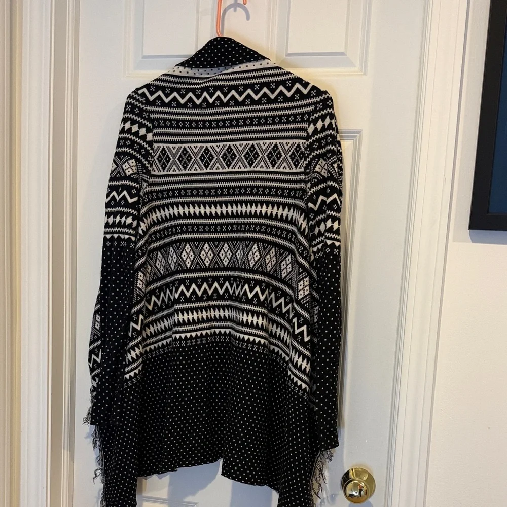 Quiksilver Black and White Patterned Women's Sweater size XS/S - Picture 2 of 2
